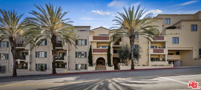 851 N San Vicente Boulevard 102, West Hollywood, CA 90069