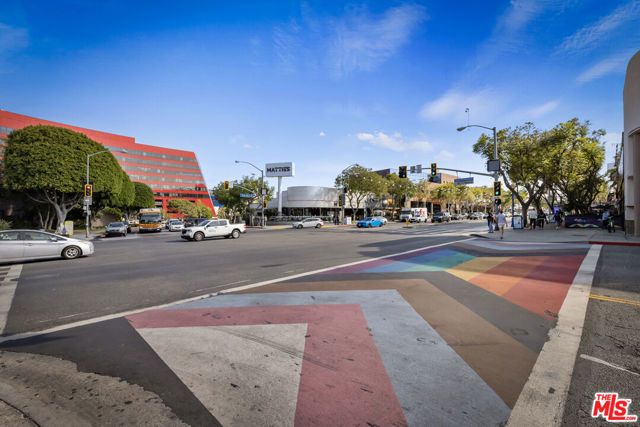 851 N San Vicente Boulevard 102, West Hollywood, CA 90069