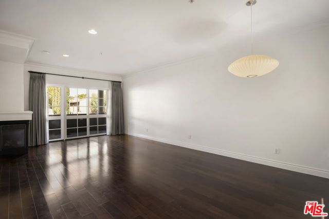 851 N San Vicente Boulevard 102, West Hollywood, CA 90069
