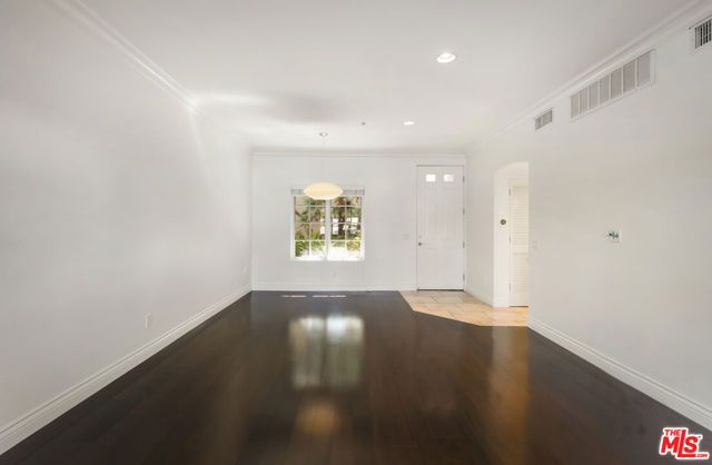 851 N San Vicente Boulevard 102, West Hollywood, CA 90069