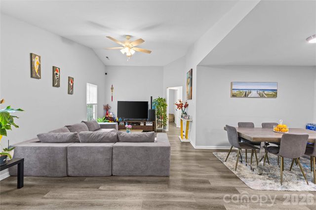 7130 Bluff Wood Cove, Charlotte, NC 28212