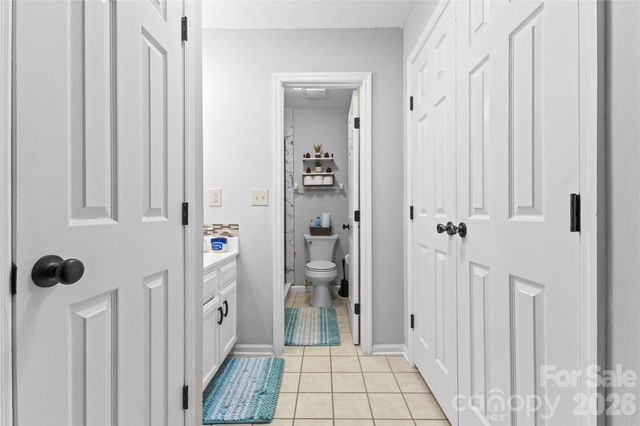 7130 Bluff Wood Cove, Charlotte, NC 28212