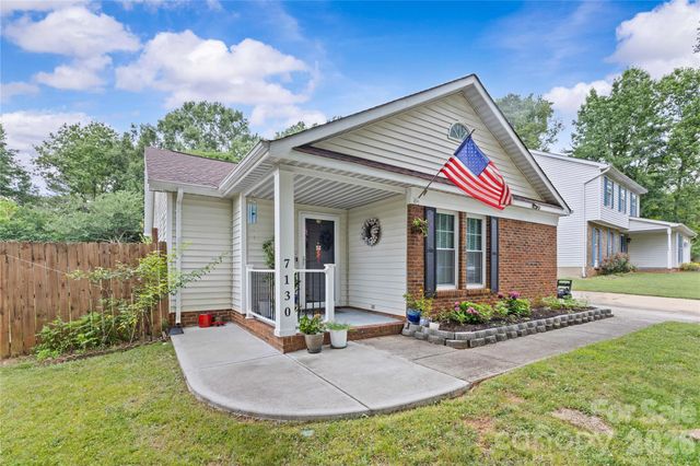 7130 Bluff Wood Cove, Charlotte, NC 28212