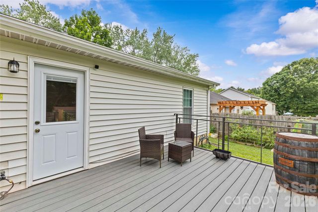 7130 Bluff Wood Cove, Charlotte, NC 28212