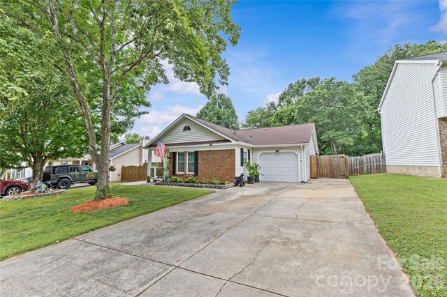 7130 Bluff Wood Cove, Charlotte, NC 28212
