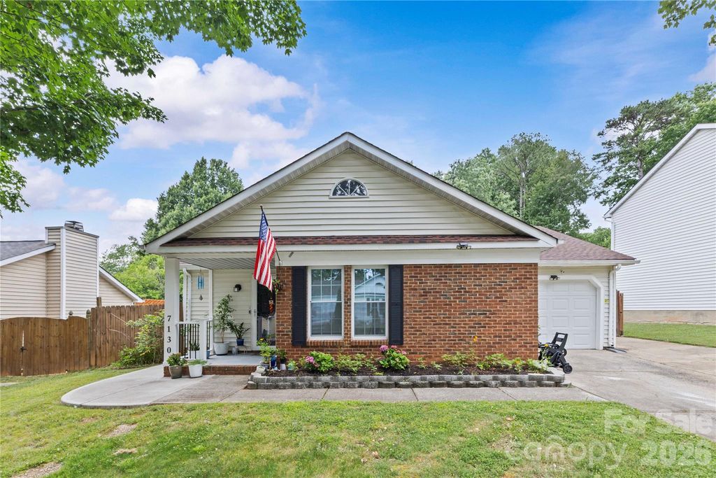 7130 Bluff Wood Cove, Charlotte, NC 28212