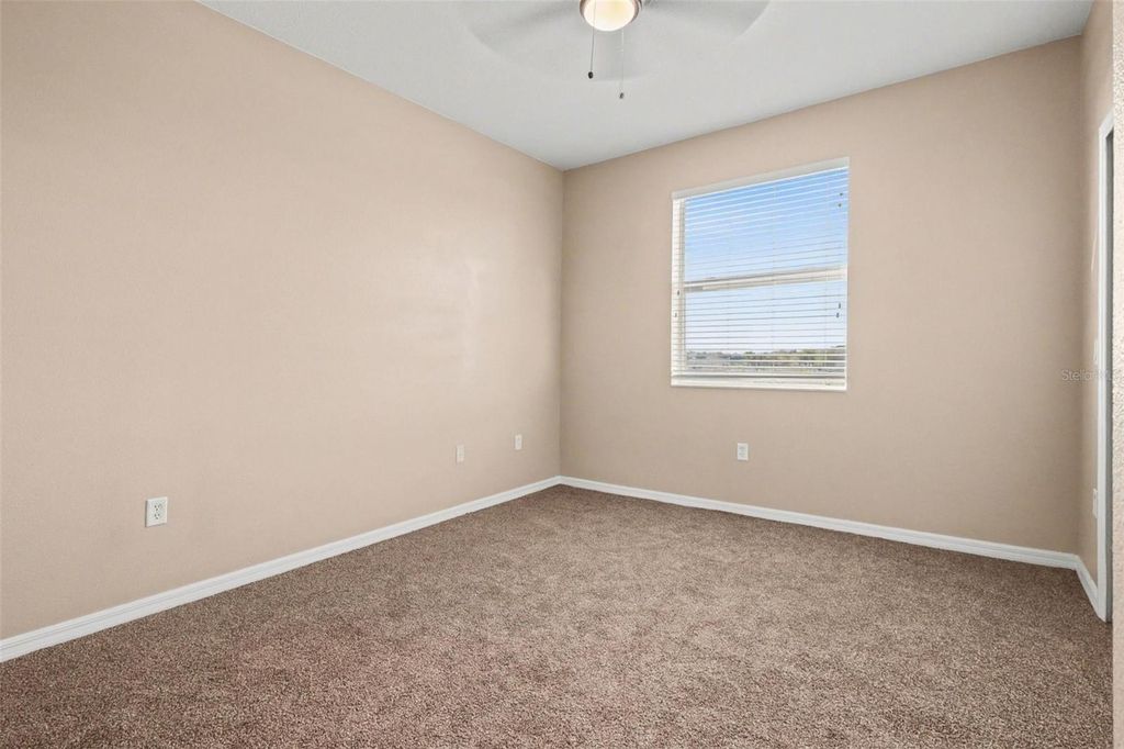 Image 12 of property listing at 948 CHELSEA DRIVE, Davenport, FL 33897