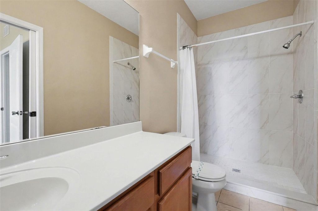 Image 13 of property listing at 948 CHELSEA DRIVE, Davenport, FL 33897