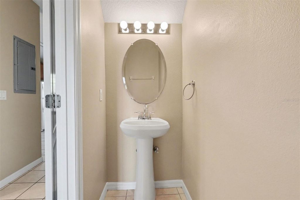 Image 16 of property listing at 948 CHELSEA DRIVE, Davenport, FL 33897