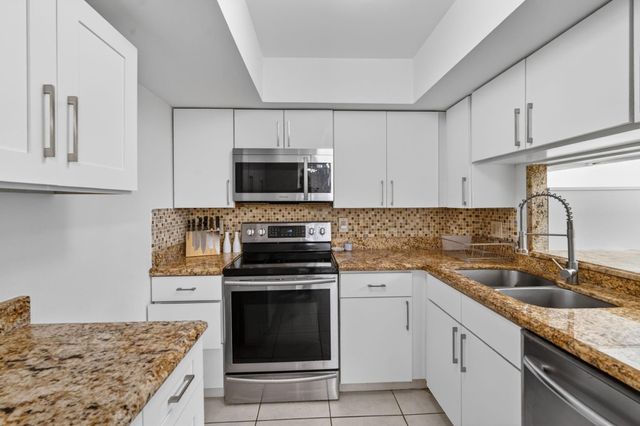 3900 N Hills Drive 306, Hollywood, FL 33021