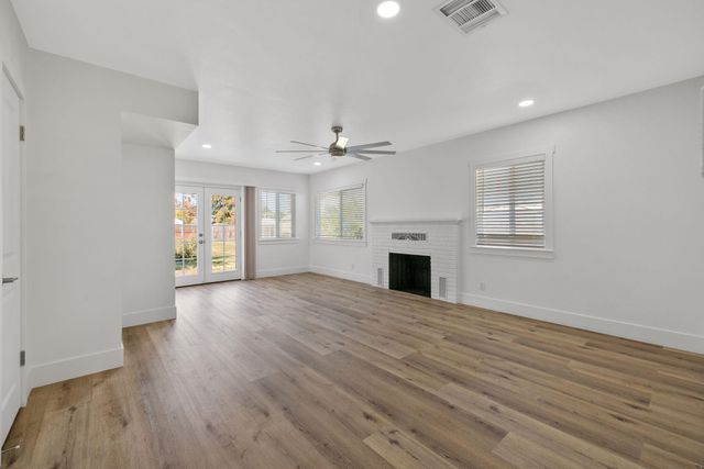 1404 Kaweah Street, Hanford, CA 93230