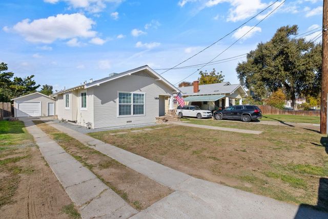 1404 Kaweah Street, Hanford, CA 93230