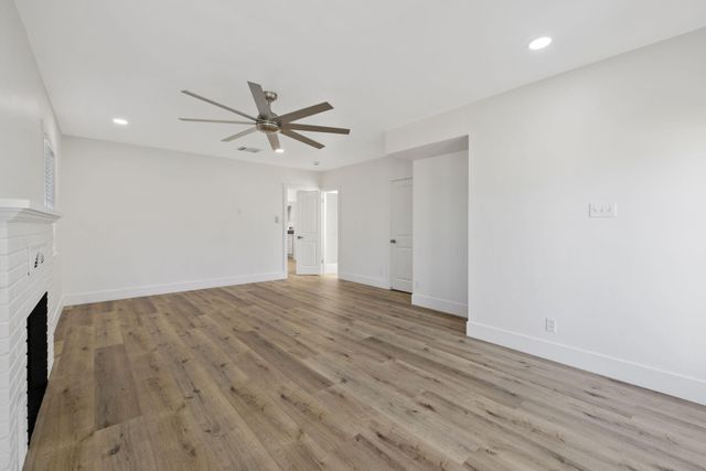 1404 Kaweah Street, Hanford, CA 93230