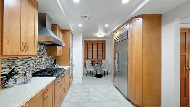 411 N Oakhurst Drive 102, Beverly Hills, CA 90210