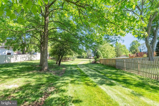 24 PEARL DR, Doylestown, PA 18901