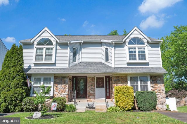 24 PEARL DR, Doylestown, PA 18901