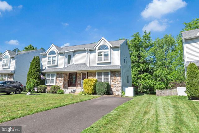 24 PEARL DR, Doylestown, PA 18901