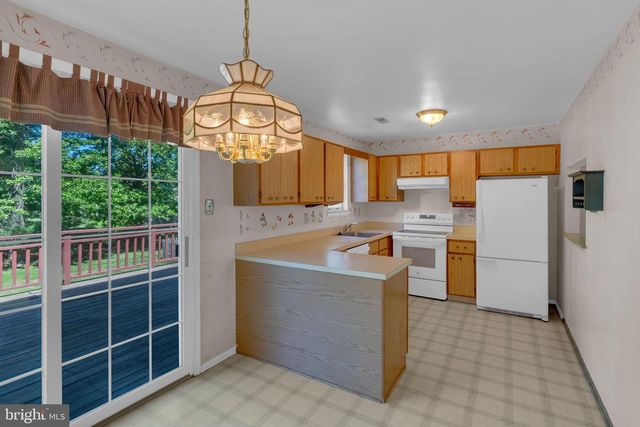 24 PEARL DR, Doylestown, PA 18901