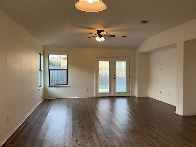 704 Big Sur TRL, Taylor, TX 76574