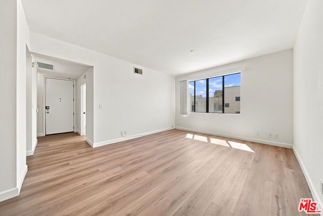 533 S St Andrews Place 404, Los Angeles, CA 90020
