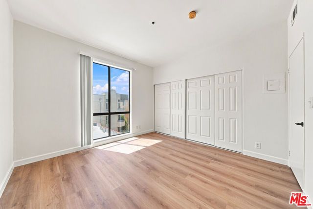 533 S St Andrews Place 404, Los Angeles, CA 90020