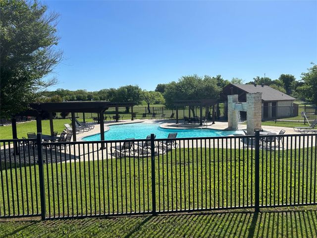 43136 Lantana Dr, Whitney, TX 76692