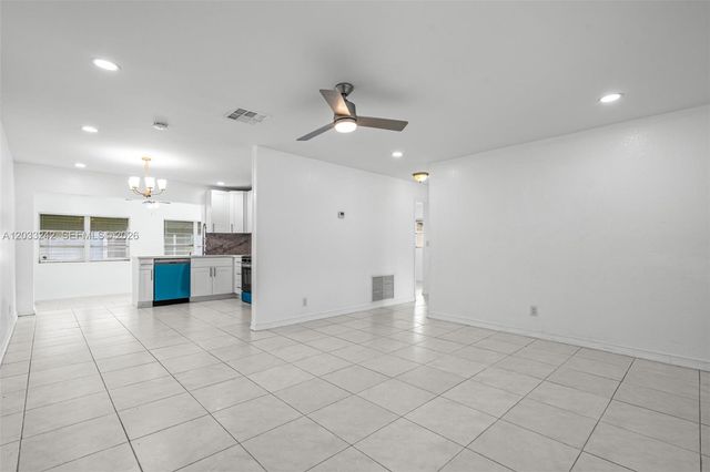7505 NW 58th Street, Tamarac, FL 33321