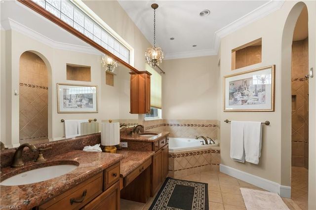 649 Bow Line DR, Naples, FL 34103