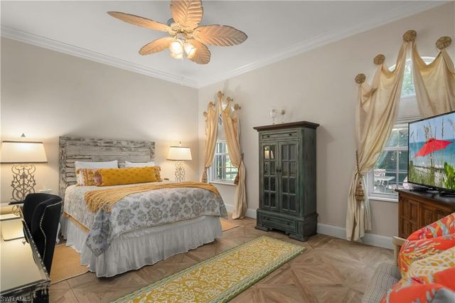 649 Bow Line DR, Naples, FL 34103