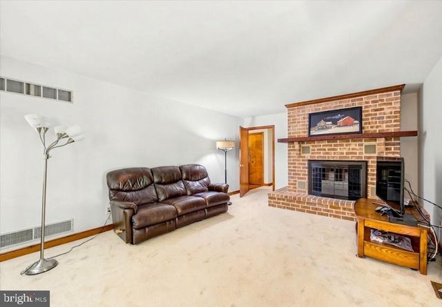1295 WAKEFIELD CT CT, Glen Mills, PA 19342