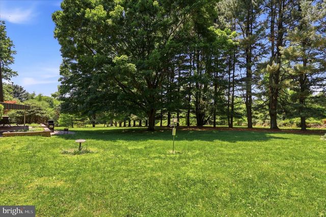 1295 WAKEFIELD CT CT, Glen Mills, PA 19342