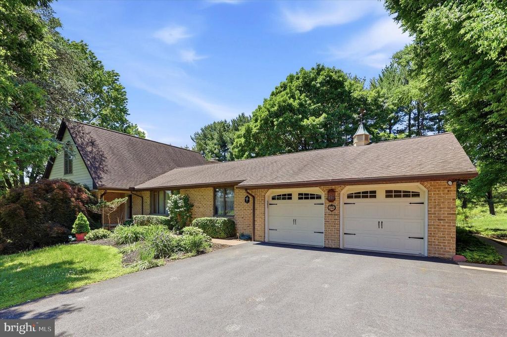 1295 WAKEFIELD CT CT, Glen Mills, PA 19342