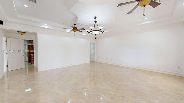 6265 W 10th Ave, Hialeah, FL 33012