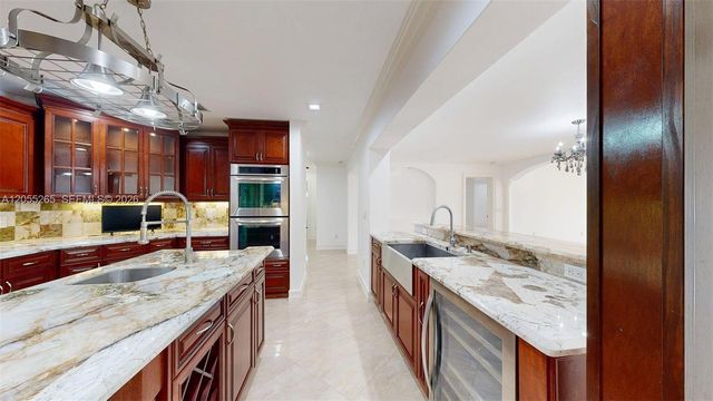 6265 W 10th Ave, Hialeah, FL 33012