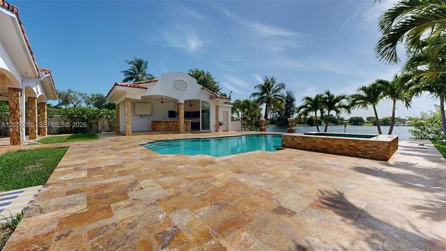 6265 W 10th Ave, Hialeah, FL 33012