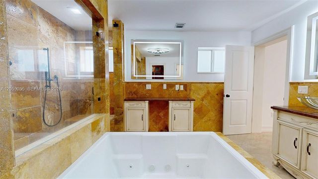 6265 W 10th Ave, Hialeah, FL 33012