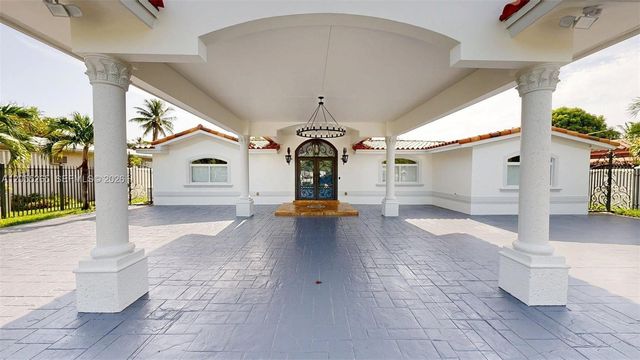 6265 W 10th Ave, Hialeah, FL 33012