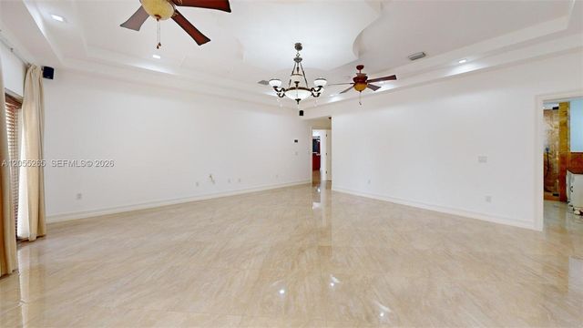 6265 W 10th Ave, Hialeah, FL 33012
