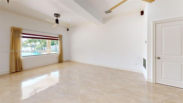 6265 W 10th Ave, Hialeah, FL 33012