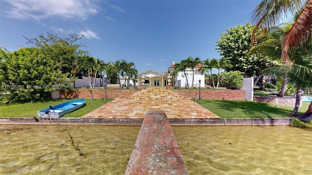 6265 W 10th Ave, Hialeah, FL 33012