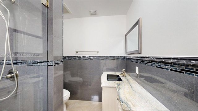 6265 W 10th Ave, Hialeah, FL 33012
