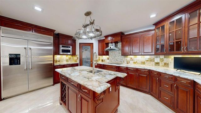 6265 W 10th Ave, Hialeah, FL 33012