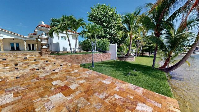 6265 W 10th Ave, Hialeah, FL 33012