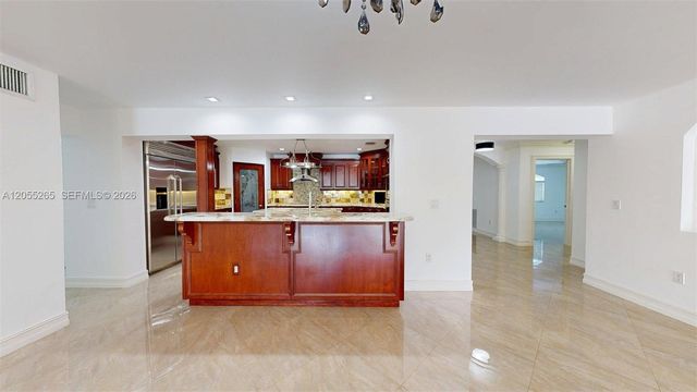 6265 W 10th Ave, Hialeah, FL 33012