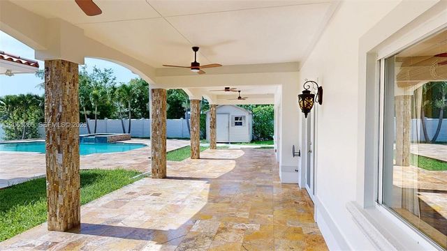 6265 W 10th Ave, Hialeah, FL 33012