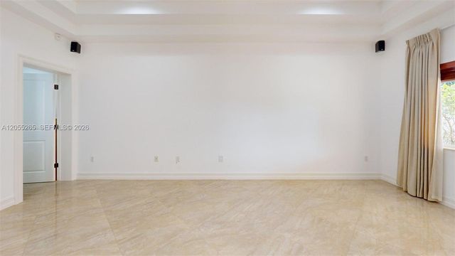 6265 W 10th Ave, Hialeah, FL 33012