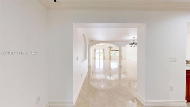 6265 W 10th Ave, Hialeah, FL 33012