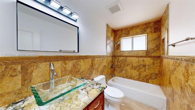 6265 W 10th Ave, Hialeah, FL 33012