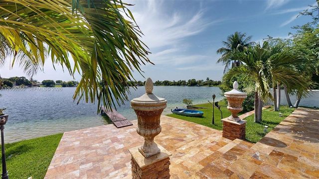 6265 W 10th Ave, Hialeah, FL 33012