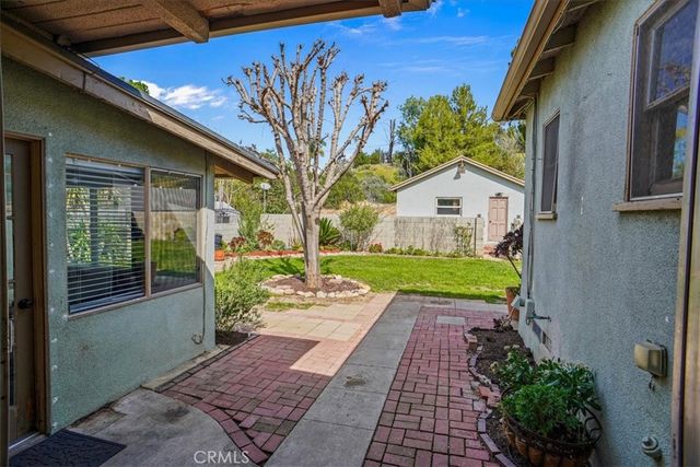 22573 Arriba Drive, Saugus, CA 91350